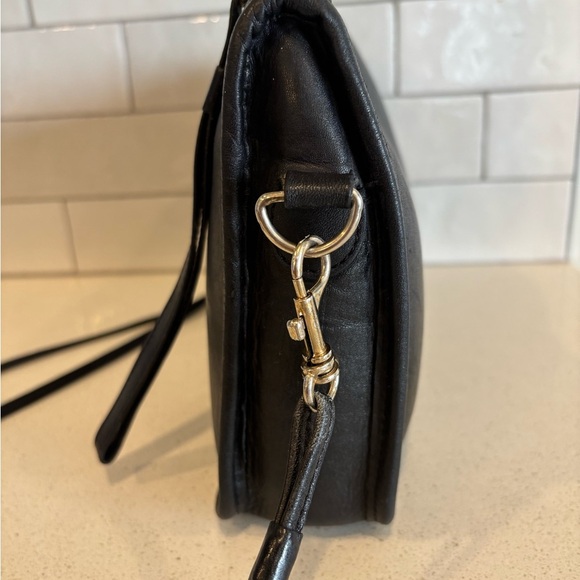 Carriage Court Black Crossbody Leather Bag. Vintage EUC - Picture 3 of 10